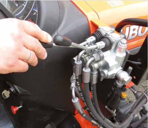 Screenshot-2022-02-03-at-07-43-21-Komplettu-bersicht-Arealmaschinen-fu-r-Kubota-Stand-10-12-2021-pdf